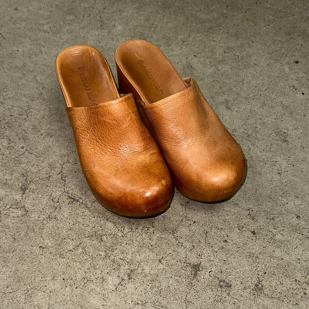 Chocolat Blu Caramel Leather Clogs